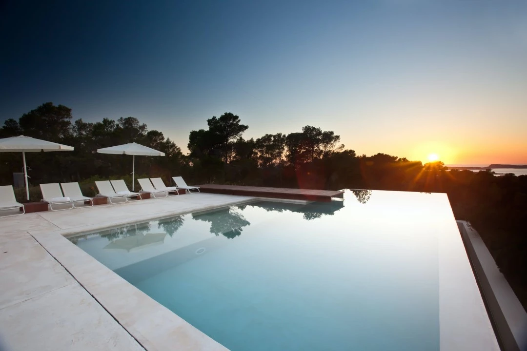 1681371384-Luxury real estates villa to rent Ibiza Azur 45 pool.webp